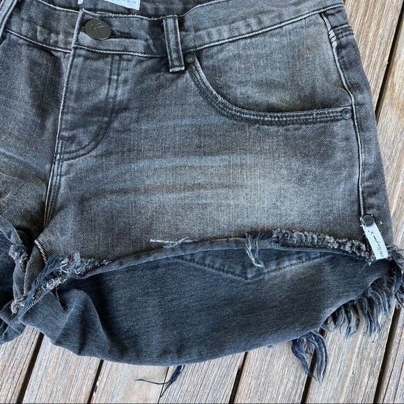One Teaspoon Bonitas Distressed Denim Cut-Off Shorts Size 29 Frayed Button Fly - Picture 6 of 10